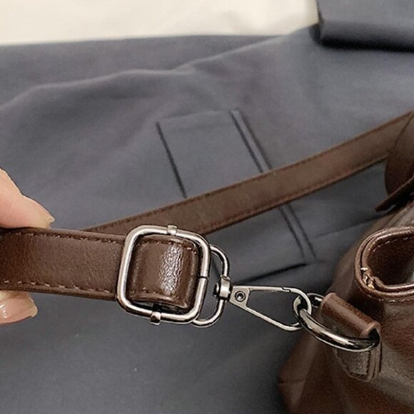 Stylish Vegan Leather Tote Handbag - Perfect for Winter Travel & Daily Use - Picture 5 of 6